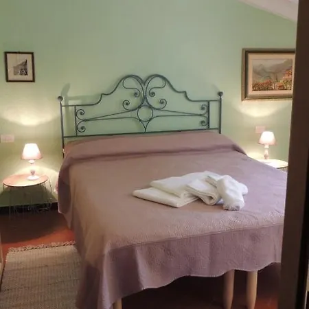 Borgo Di Codeglia - Country Frühstückspension