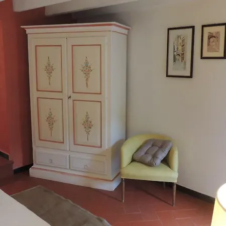Borgo Di Codeglia - Country Alojamento de Acomodação e Pequeno-almoço *