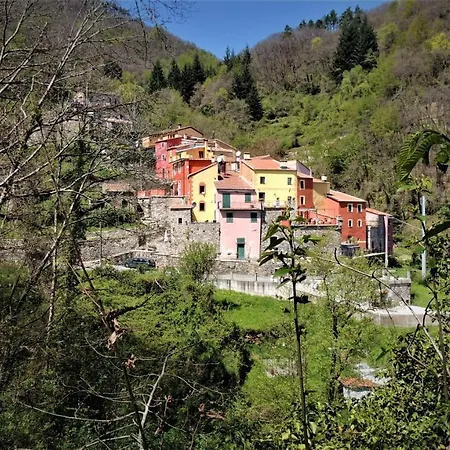 Alojamento de Acomodação e Pequeno-almoço Borgo Di Codeglia - Country