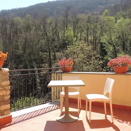 Borgo Di Codeglia - Country Alojamento de Acomodação e Pequeno-almoço Riccò del Golfo di Spezia