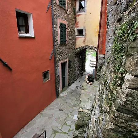 Borgo Di Codeglia - Country Alojamento de Acomodação e Pequeno-almoço *